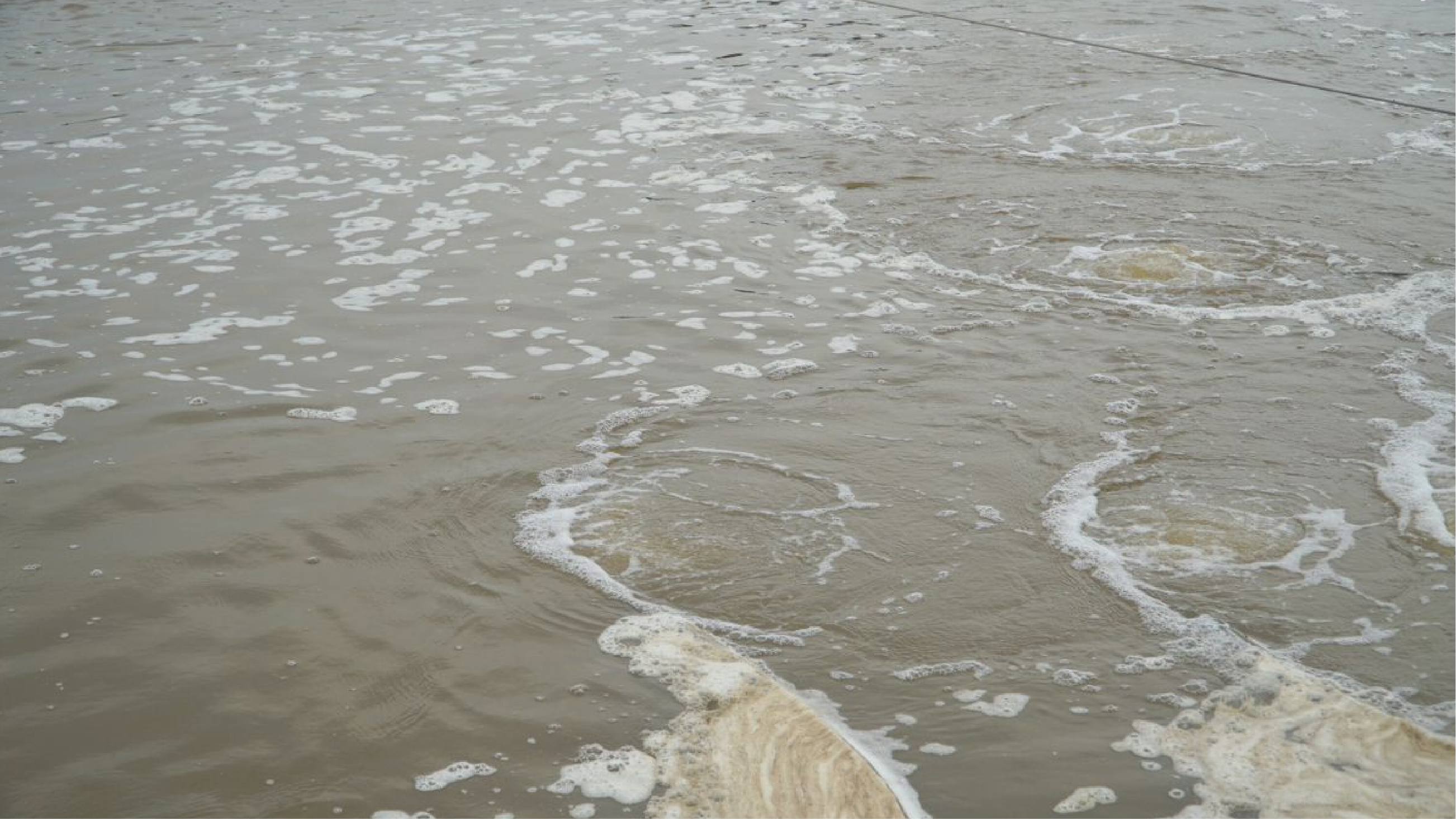 Không được xử lý đúng cách sẽ gây ô nhiễm nghiêm trọng môi trường bên ngoài